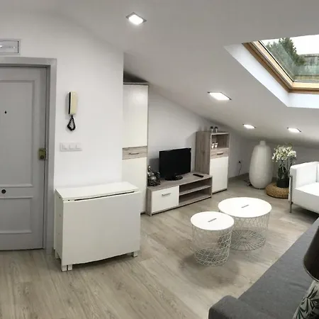 Celtihouse Santiago Apartment